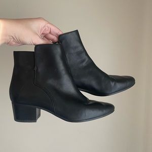 COACH | Black leather ankle booties | size 7.5